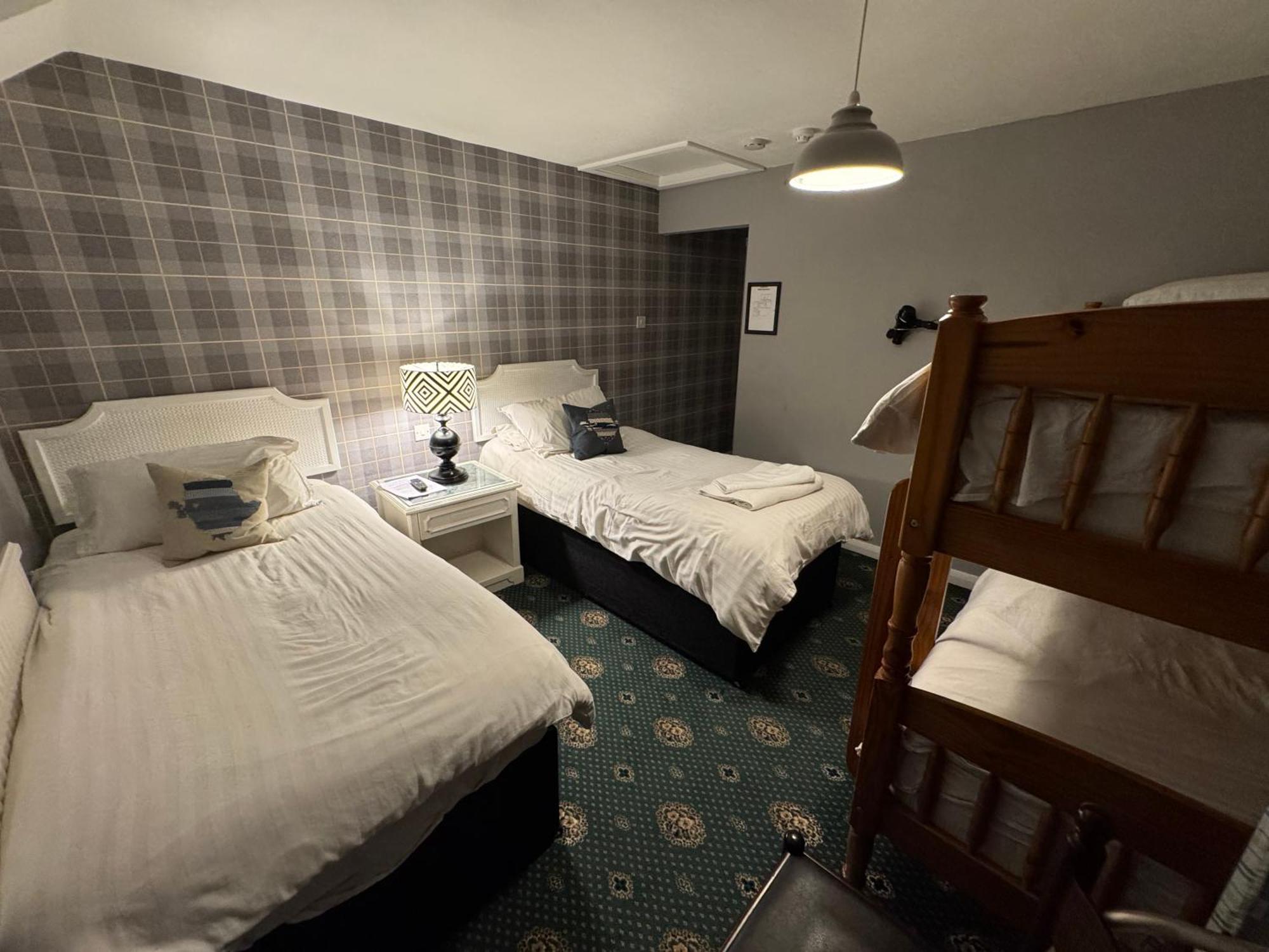 Holland Hotel Llanfachraeth Exterior photo